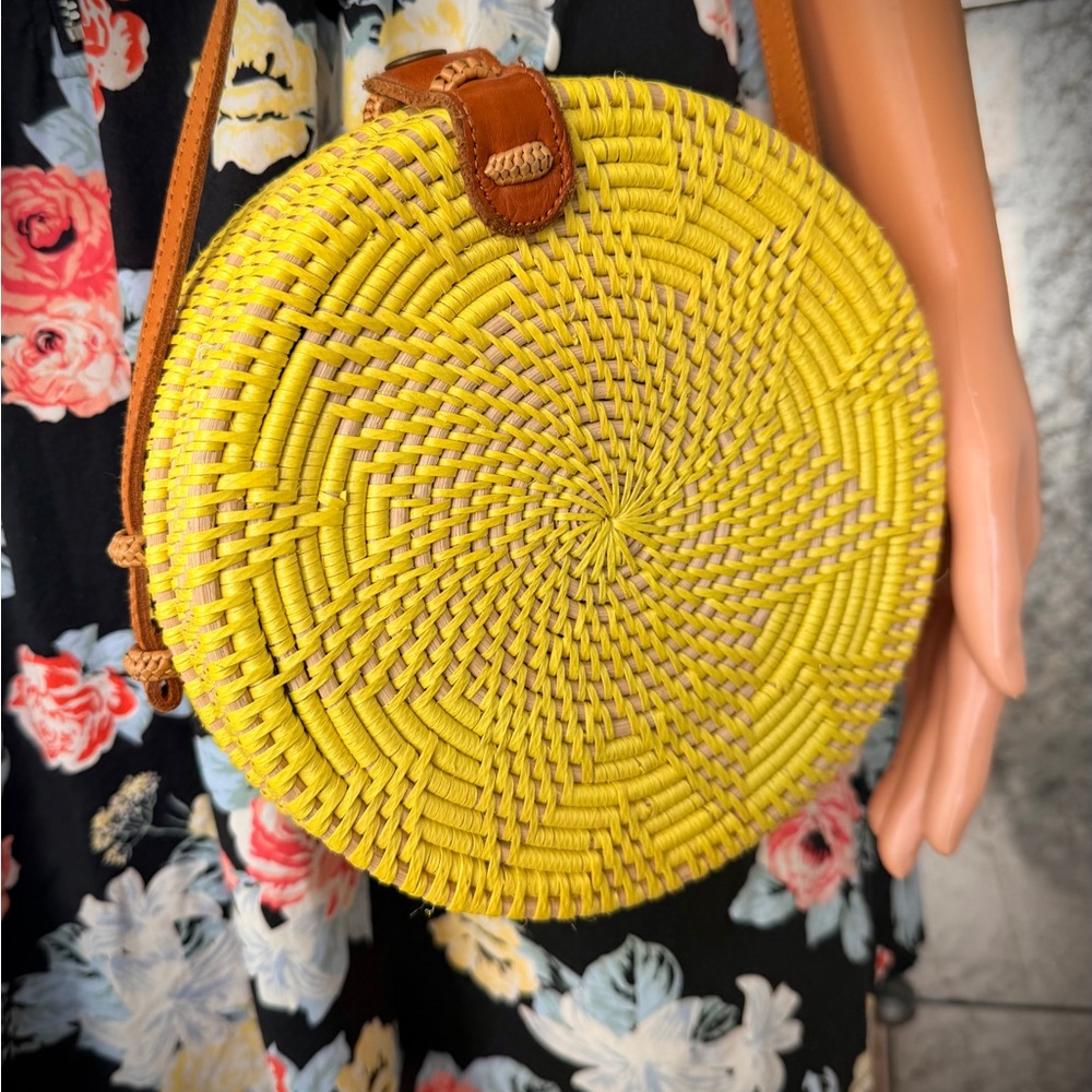 Street Level Yellow Woven Round Crossbody Bag Excellent Condition